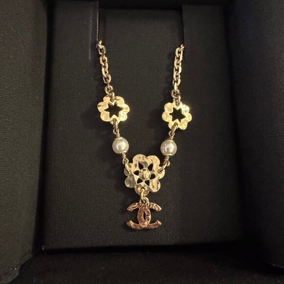 Authentic Chanel CC Floral & Pearl Necklace - Picture 8 of 10